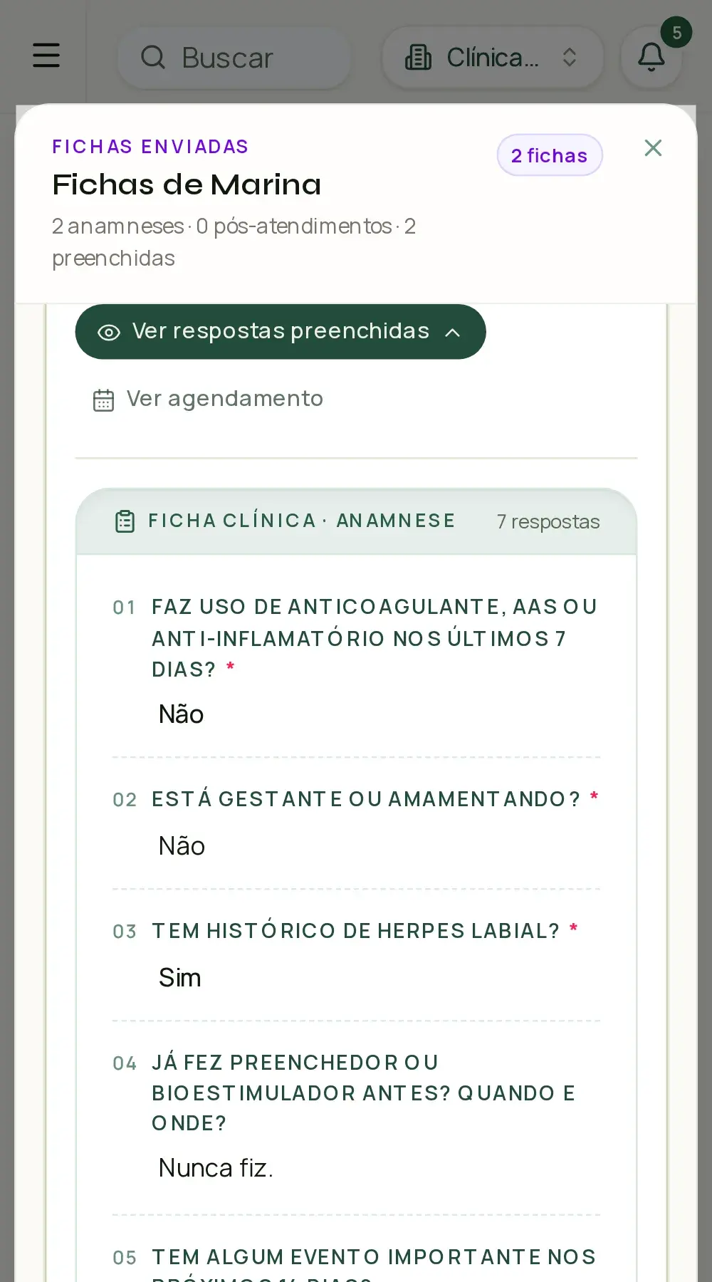 Ficha de anamnese respondida pela paciente, aberta no perfil dela no Harmony